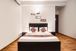 Fabhotel Vraj Inn