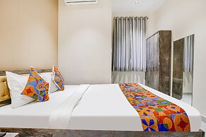 Fabexpress Royal Inn