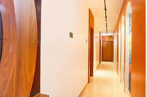 Fabhotel Majestic Inn