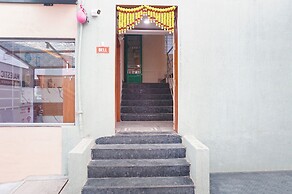 Fabhotel Majestic Inn