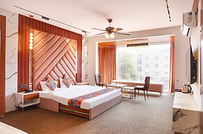 Fabhotel Majestic Inn