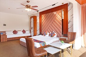 Fabhotel Majestic Inn