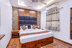 Fabhotel Limras Palace