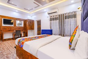 Fabhotel Limras Palace