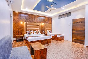 Fabhotel Limras Palace