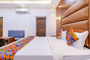 Fabhotel Limras Palace