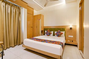 Fabhotel Silver Cloud