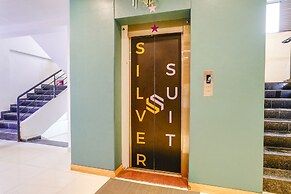 Fabhotel Silver Cloud