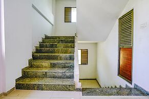 Fabhotel Silver Cloud