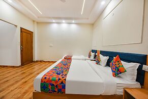 Fabhotel Alpine Tree