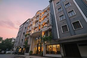 Fabhotel Alpine Tree