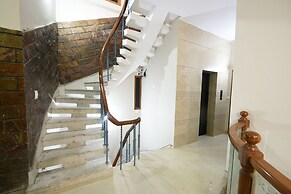 Fabhotel Alpine Tree