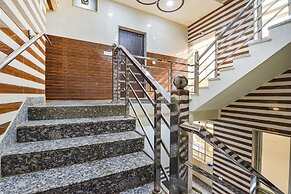 Fabhotel Maa Gayatri Sadan