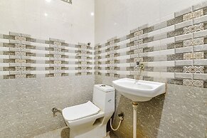 Fabhotel Maa Gayatri Sadan