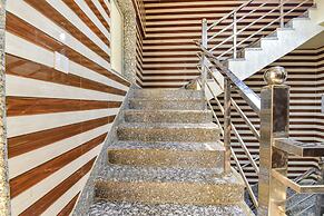 Fabhotel Maa Gayatri Sadan