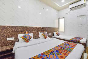 Fabhotel Maa Gayatri Sadan