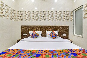 Fabhotel Maa Gayatri Sadan