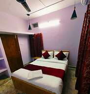 Goroomgo Rail View Guest House Puri
