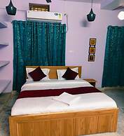Goroomgo Rail View Guest House Puri
