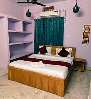 Goroomgo Rail View Guest House Puri