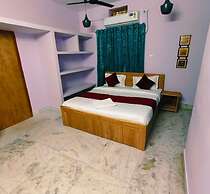 Goroomgo Rail View Guest House Puri