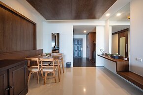 Anona Sunset Boutique