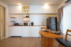 Anona Sunset Boutique