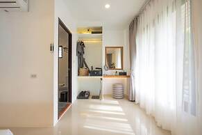 Anona Sunset Boutique