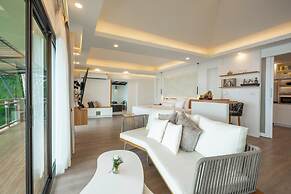 Anona Sunset Boutique