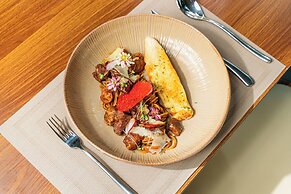 Anona Sunset Boutique