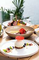 Anona Sunset Boutique