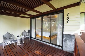 Anona Sunset Boutique