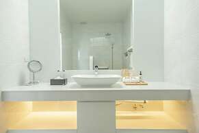 Anona Sunset Boutique