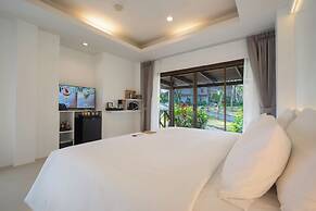 Anona Sunset Boutique