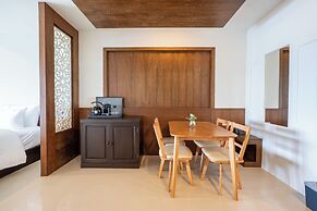 Anona Sunset Boutique