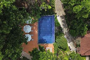 Anona Sunset Boutique