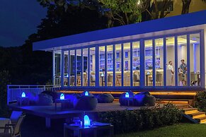 Anona Sunset Boutique