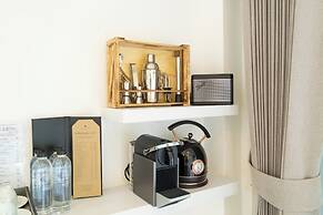 Anona Sunset Boutique