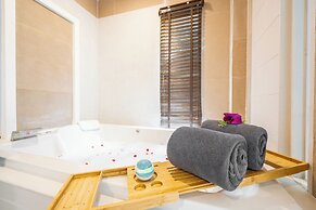 Anona Sunset Boutique