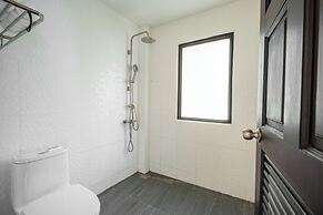 Anona Sunset Boutique