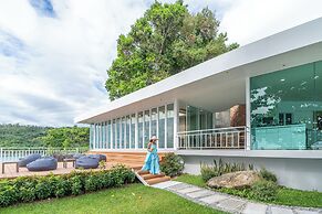 Anona Sunset Boutique