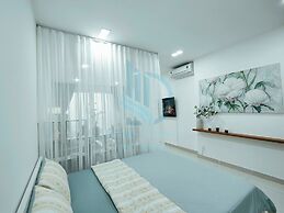 Luxury 2-bedroom Apartment