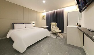 MZ HOTEL