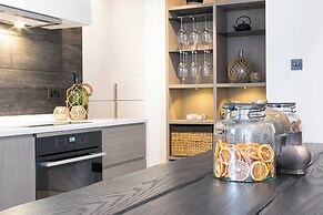 Knightsbridge & Chelsea Lux 2 bed Duplex