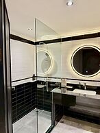 The Quarter Saphan Khwai by UHG