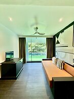 The Quarter Saphan Khwai by UHG