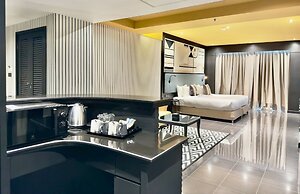 The Quarter Saphan Khwai by UHG