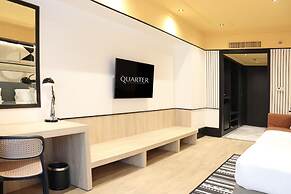 The Quarter Saphan Khwai by UHG