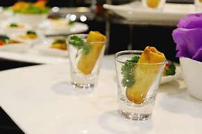 The Quarter Saphan Khwai by UHG