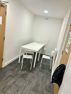 Room in Studio - One Studio Bradford City Center